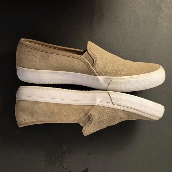 Keds Slip On  Women's Size 10 Sneaker /Beige Suede Perforated Dream Foam Slip In - Picture 7 of 9